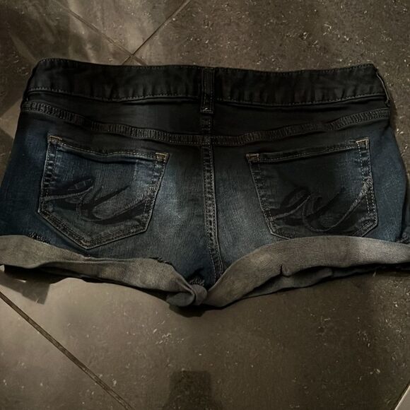 Size 2 Black Ombre Dipped Express Jean Shorts - Picture 2 of 6